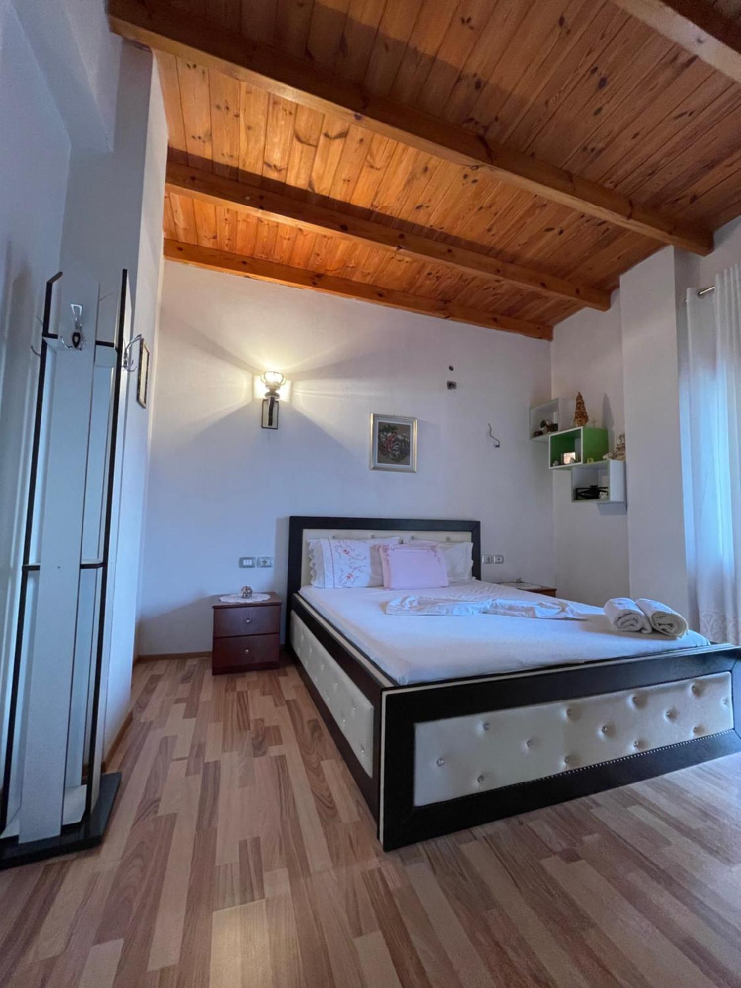 Elsa'S Villa จีโรคาสเตอร์ ภายนอก รูปภาพ