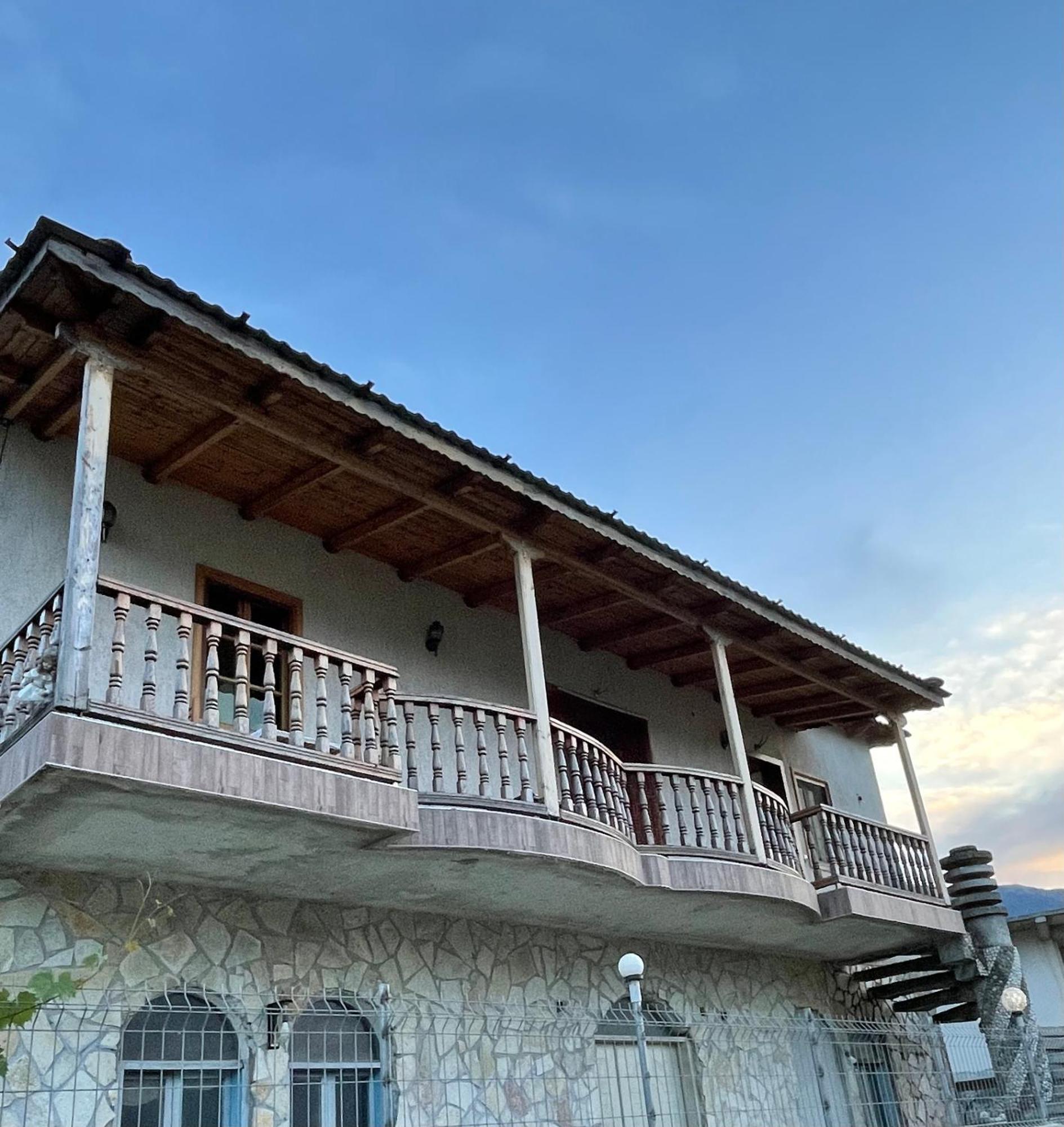 Elsa'S Villa จีโรคาสเตอร์ ภายนอก รูปภาพ