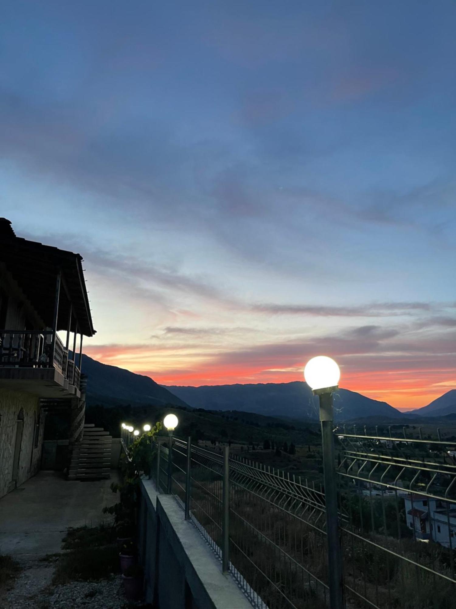 Elsa'S Villa จีโรคาสเตอร์ ภายนอก รูปภาพ